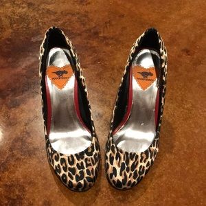 **Leopard Rocket Dog Pumps**